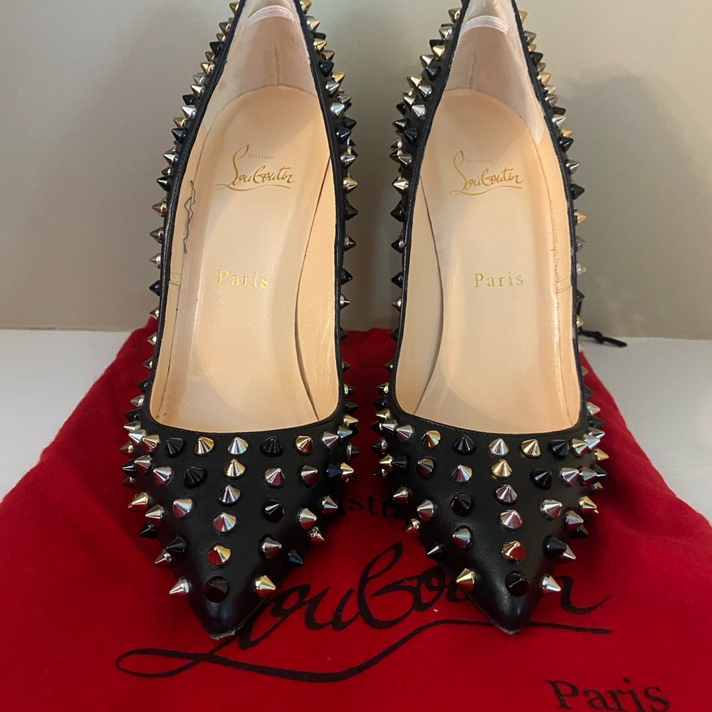 Gorgeous Christian Louboutin Pigalle Spikes - Picture 2 of 5